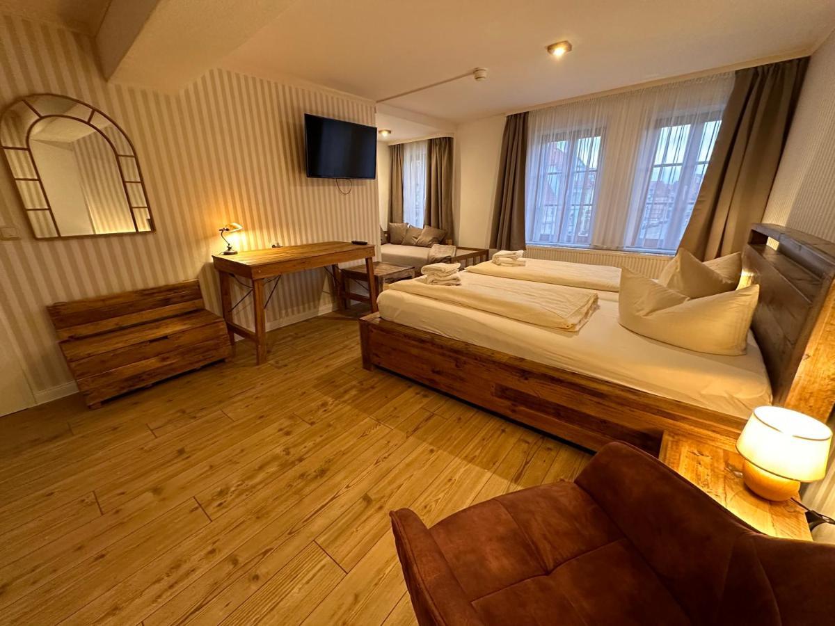 Hotel Zur Goldenen Sonne Quedlinburg Exteriör bild