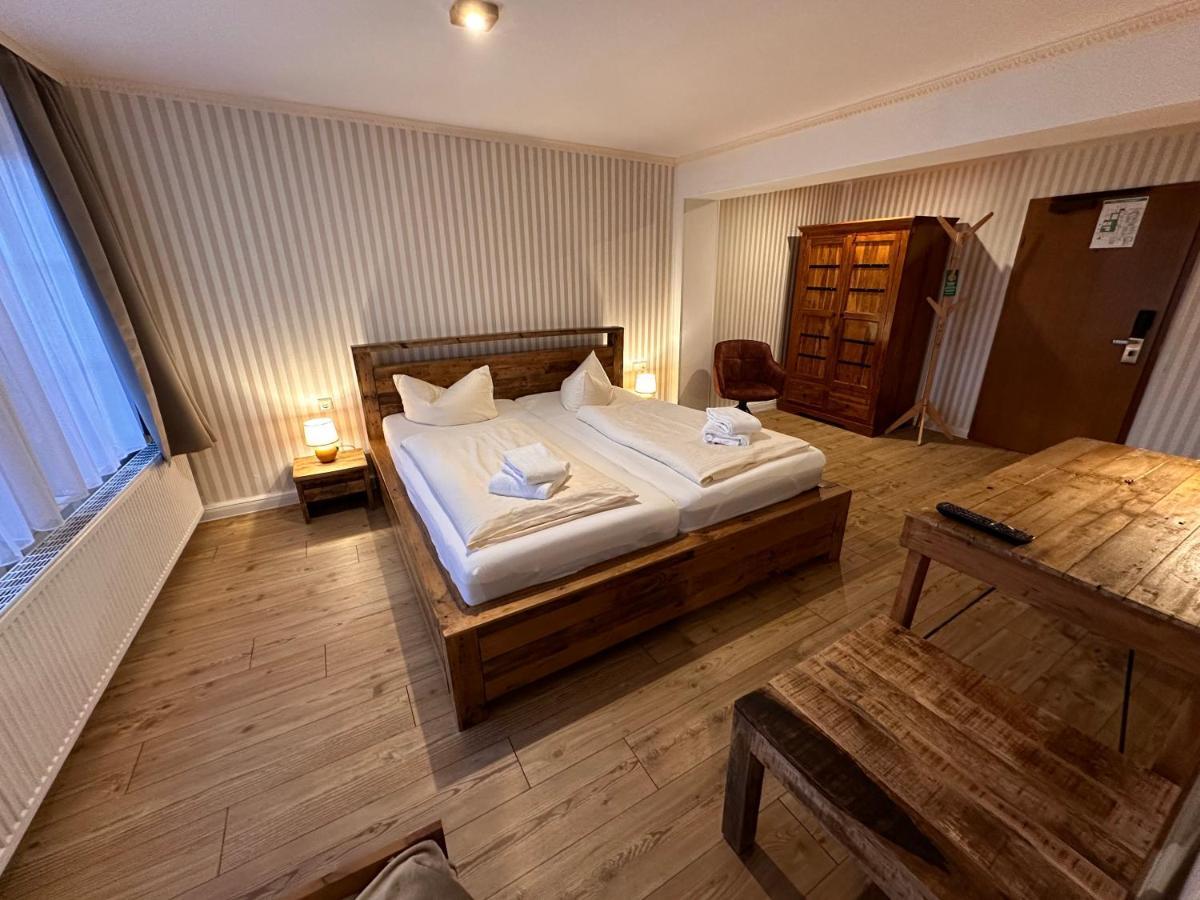 Hotel Zur Goldenen Sonne Quedlinburg Exteriör bild