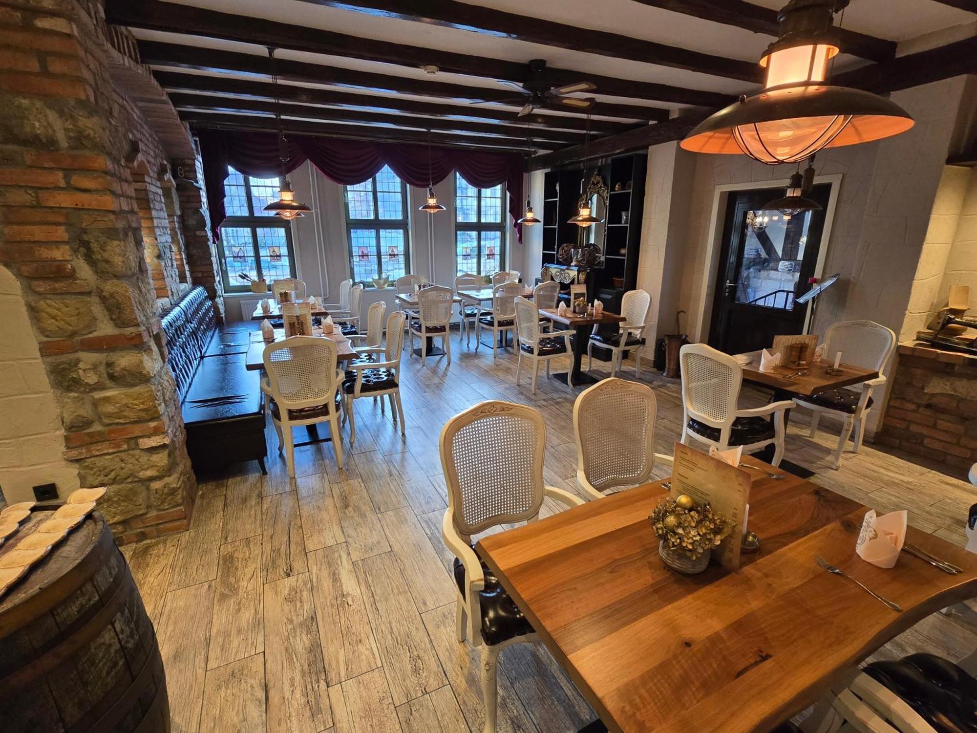 Hotel Zur Goldenen Sonne Quedlinburg Exteriör bild