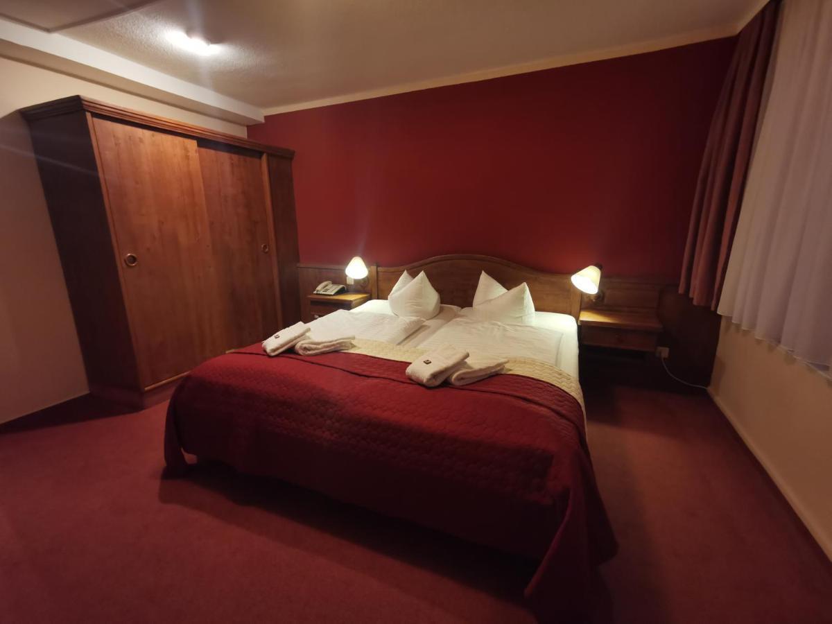 Hotel Zur Goldenen Sonne Quedlinburg Exteriör bild